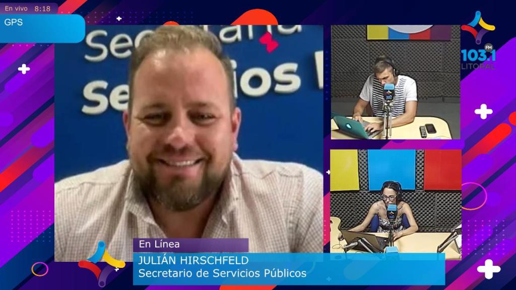 La Municipalidad de Paraná avanza en la descentralización de servicios. El Secretario de Servicios Públicos, Julián Hirschfeld, anunció la implementación de centros de atención municipal en Bajada Grande y San Agustín, con el objetivo de acercar los trámites administrativos a los vecinos. Destacó que el Centro de Atención Municipal de Bajada Grande ya está en funcionamiento, mientras que las nuevas oficinas en San Agustín y el Complejo Barrio del Sol comenzarán a operar en aproximadamente 30 y 60 días, respectivamente. Estos centros ofrecerán servicios como el registro de conducir y el sistema SUBE, además de contar con cuadrillas rápidas para el mantenimiento de espacios públicos. Enfatizó la importancia de facilitar el acceso a los servicios, permitiendo a los vecinos resolver sus problemas cara a cara, además de las opciones digitales. En otro tema, el Secretario abordó el problema del vandalismo en el sistema de alumbrado público, señalando que se registran entre 40 y 45 robos diarios de cable, lo que no solo genera inconvenientes de iluminación, sino también riesgos eléctricos. Afirmó que se están explorando nuevas soluciones, como columnas de alumbrado sin tapas, para prevenir estos robos, hizo un llamado a los vecinos de Paraná para que estén atentos y denuncien cualquier actividad sospechosa relacionada con el vandalismo del alumbrado público. Si observan tapas desoldadas o personas manipulando las columnas de luz, se les solicita que informen inmediatamente al&nbsp;911.